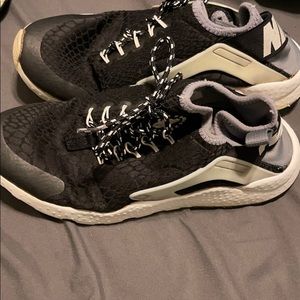 Nike haurache shoes